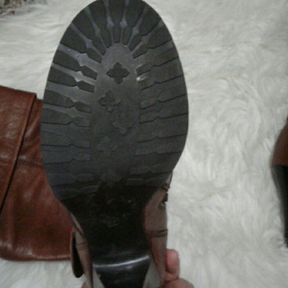 Shoes - Picture 2 of 2